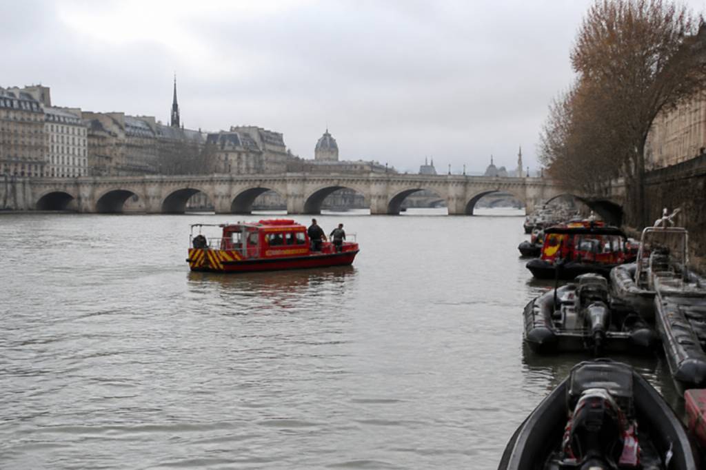 4 mort dans la seine : ce que l’on sait sur le drame 恒一
