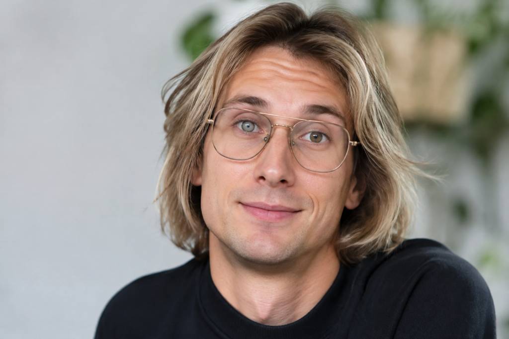 Paul Mirabel oeil de verre : ce que l’on sait sur cette particularité physique