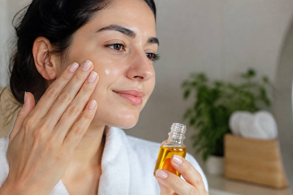 Huile d’argan visage matin ou soir : quand l’appliquer pour profiter de ses bienfaits ?